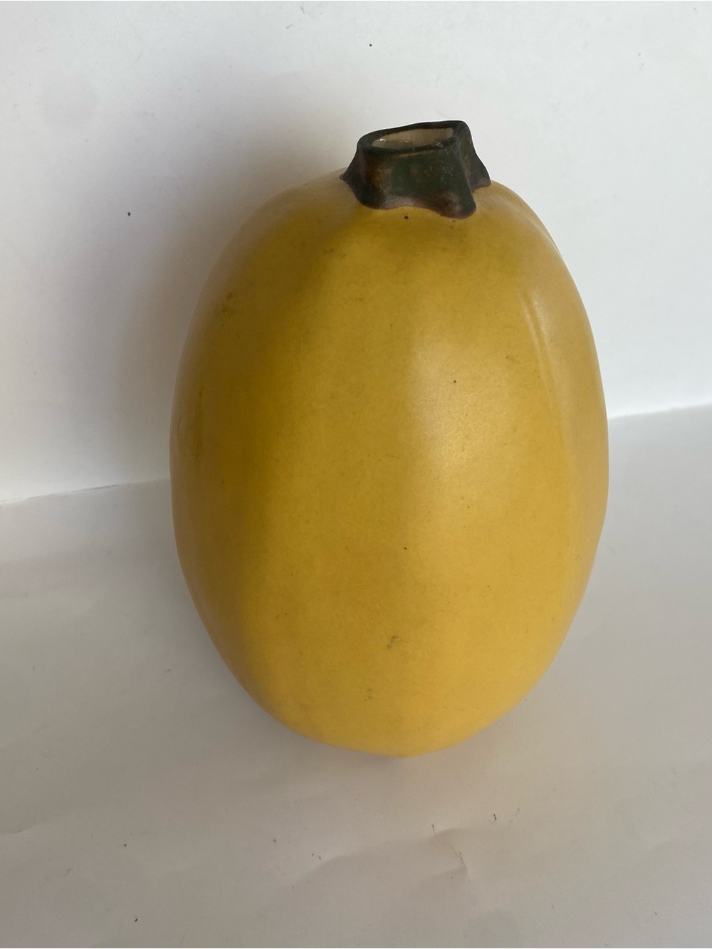 Patricia Garrett Impressions Pottery Realistic Yellow Squash Vase signed 97